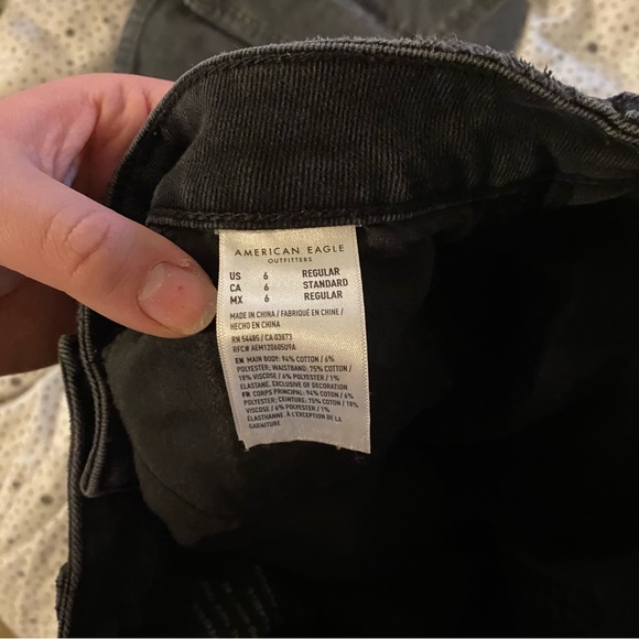 American Eagle Black Distressed Mom Jeans 6 - Picture 5 of 6